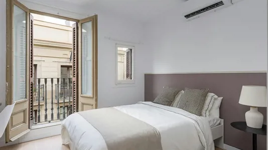 Rooms in Barcelona Ciutat Vella - photo 1