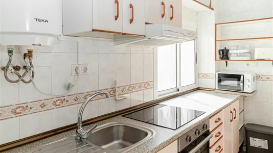 Houses in Zaragoza - photo 8