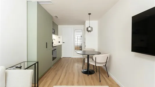 Rooms in Barcelona Sant Martí - photo 4