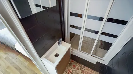 Rooms in Barcelona Ciutat Vella - photo 6