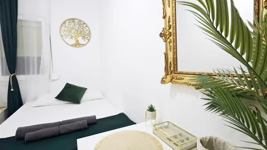 Rooms in Barcelona Eixample - photo 1
