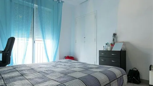 Rooms in el Camí de Vera - photo 4