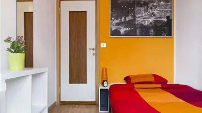 Room for rent in Milano Zona 6 - Barona, Lorenteggio, Milan