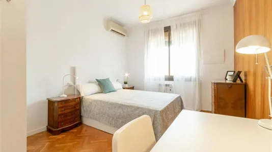 Rooms in Barcelona Eixample - photo 1