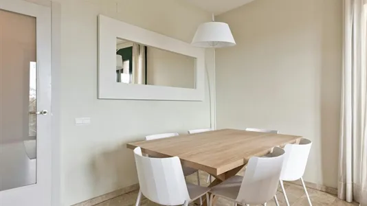 Rooms in Barcelona Ciutat Vella - photo 9