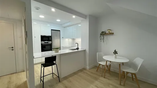 Rooms in El Prat de Llobregat - photo 10