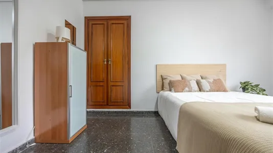 Rooms in Valencia Extramurs - photo 4