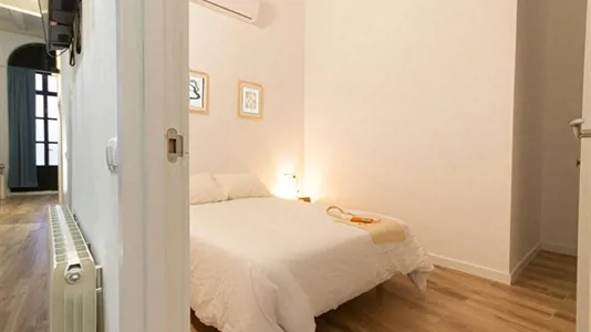 Apartments in Barcelona Ciutat Vella - photo 3