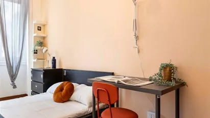 Room for rent in Milano Zona 6 - Barona, Lorenteggio, Milan