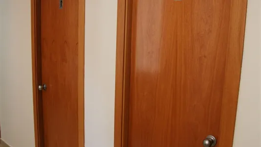 Rooms in Barcelona Ciutat Vella - photo 9