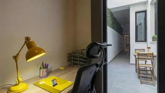 Rooms in el Camí de Vera - photo 10