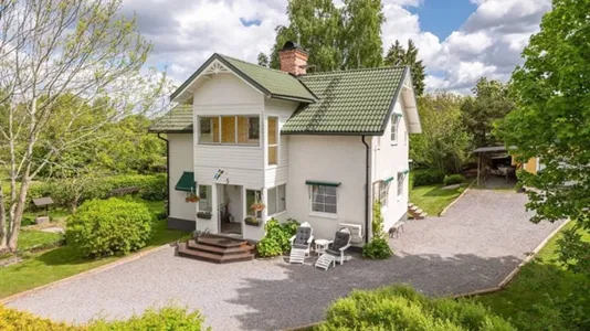 Houses in Norrköping - photo 1
