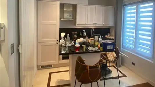 Apartments in Paris 16éme arrondissement (North) - photo 6