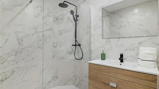 Rooms in Barcelona Eixample - photo 9