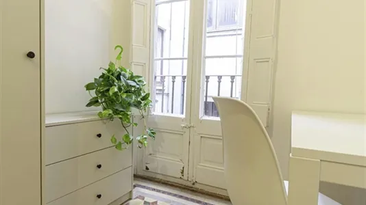Rooms in Barcelona Eixample - photo 3