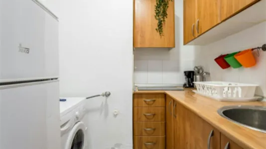 Rooms in Barcelona Ciutat Vella - photo 7