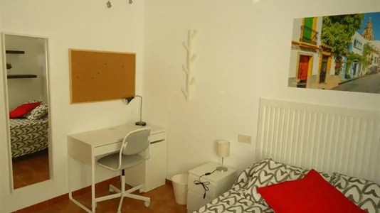 Rooms in Córdoba - photo 2
