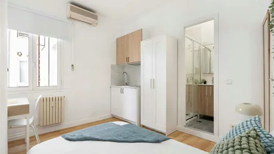 Rooms in Madrid Retiro - photo 1