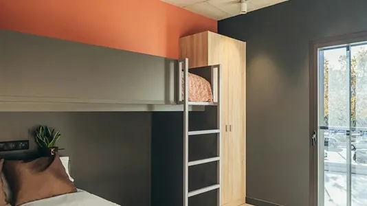Rooms in Cornellà de Llobregat - photo 2