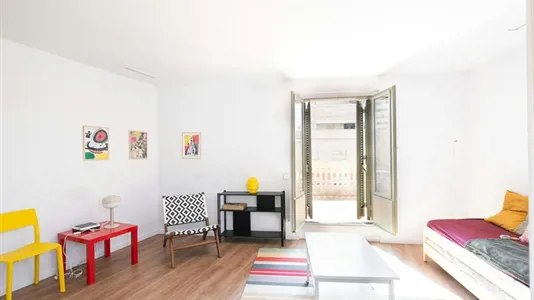 Apartments in Barcelona Eixample - photo 3