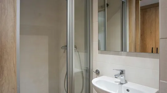 Rooms in Bilbao - photo 4