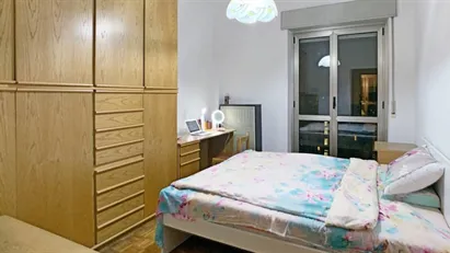 Room for rent in Milano Zona 6 - Barona, Lorenteggio, Milan