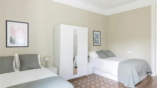 Rooms in Barcelona Eixample - photo 2
