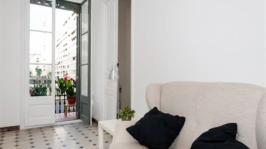 Rooms in Barcelona Eixample - photo 6