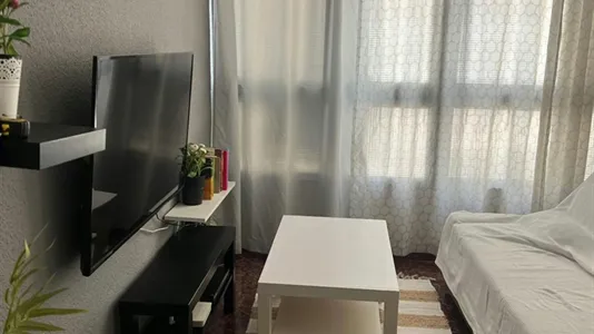 Rooms in Málaga - photo 3