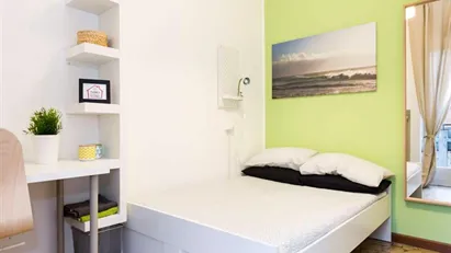 Room for rent in Milano Zona 6 - Barona, Lorenteggio, Milan