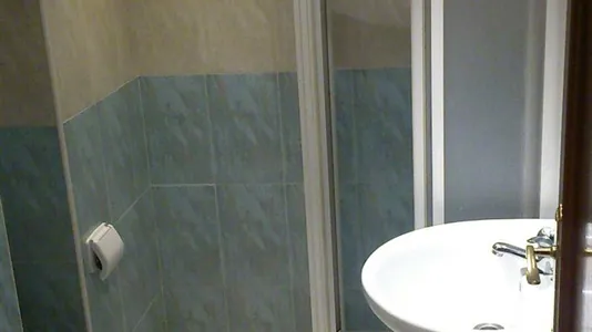 Rooms in Jaén - photo 4