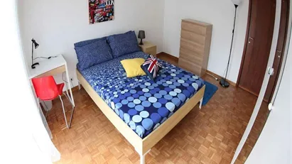 Room for rent in Milano Zona 6 - Barona, Lorenteggio, Milan