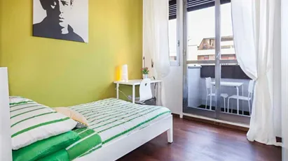 Room for rent in Milano Zona 6 - Barona, Lorenteggio, Milan
