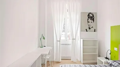 Room for rent in Milano Zona 6 - Barona, Lorenteggio, Milan