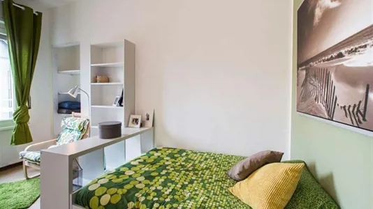 Rooms in Milano Zona 8 - Fiera, Gallaratese, Quarto Oggiaro - photo 3