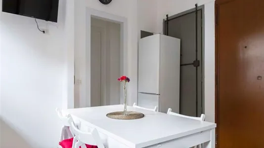 Rooms in Milano Zona 8 - Fiera, Gallaratese, Quarto Oggiaro - photo 9
