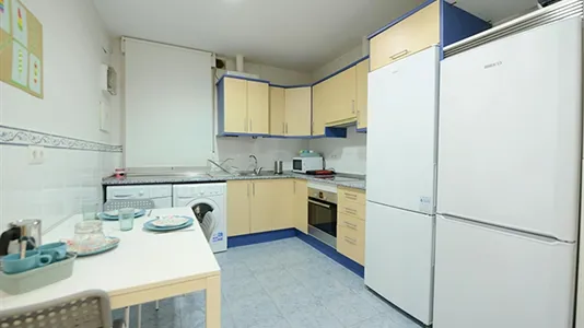 Rooms in Bilbao - photo 10