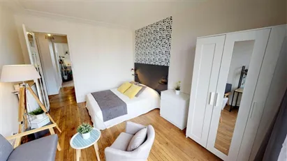 Room for rent in Boulogne-Billancourt, Île-de-France