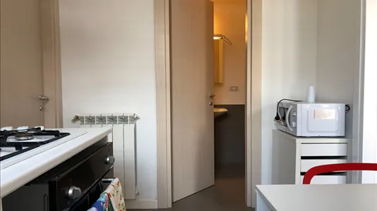 Rooms in Roma Municipio VI – Roma Delle Torri - photo 8