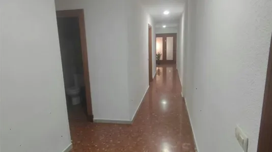 Rooms in Almería - photo 8