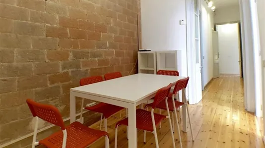 Rooms in Barcelona Eixample - photo 9