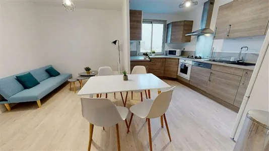 Rooms in Lyon - photo 4