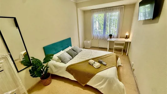 Rooms in Zaragoza - photo 1