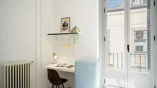 Rooms in Madrid Centro - photo 10