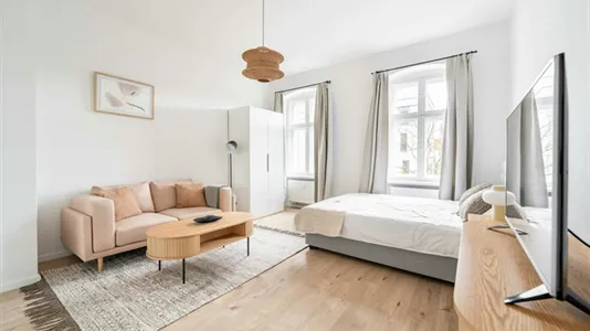 Apartments in Berlin Lichtenberg - photo 1
