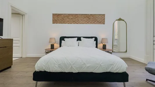 Apartments in Barcelona Eixample - photo 5