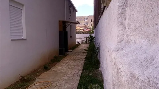Houses in Location is not specified - photo 3