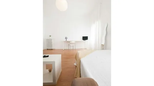 Rooms in Madrid Centro - photo 5