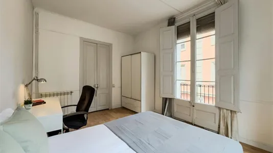 Rooms in Barcelona Eixample - photo 3