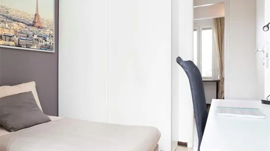 Rooms in Milano Zona 8 - Fiera, Gallaratese, Quarto Oggiaro - photo 1